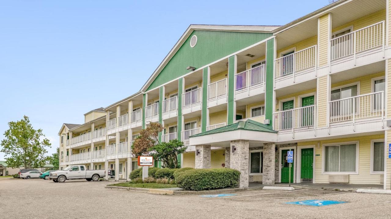 Siegel Select Baton Rouge Hotel Exterior foto